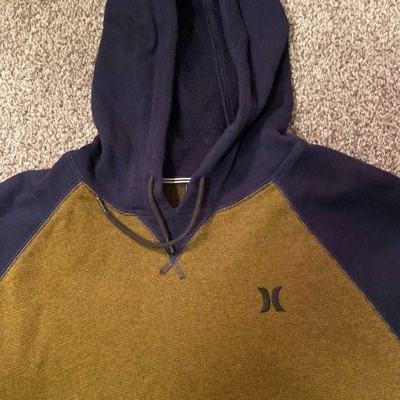 Hurley hoodie. - Picture 3 of 3